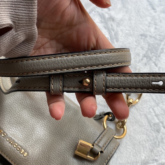 MARC Jacob’s Leather Crossbody/Shoulder Bag - Picture 15 of 17